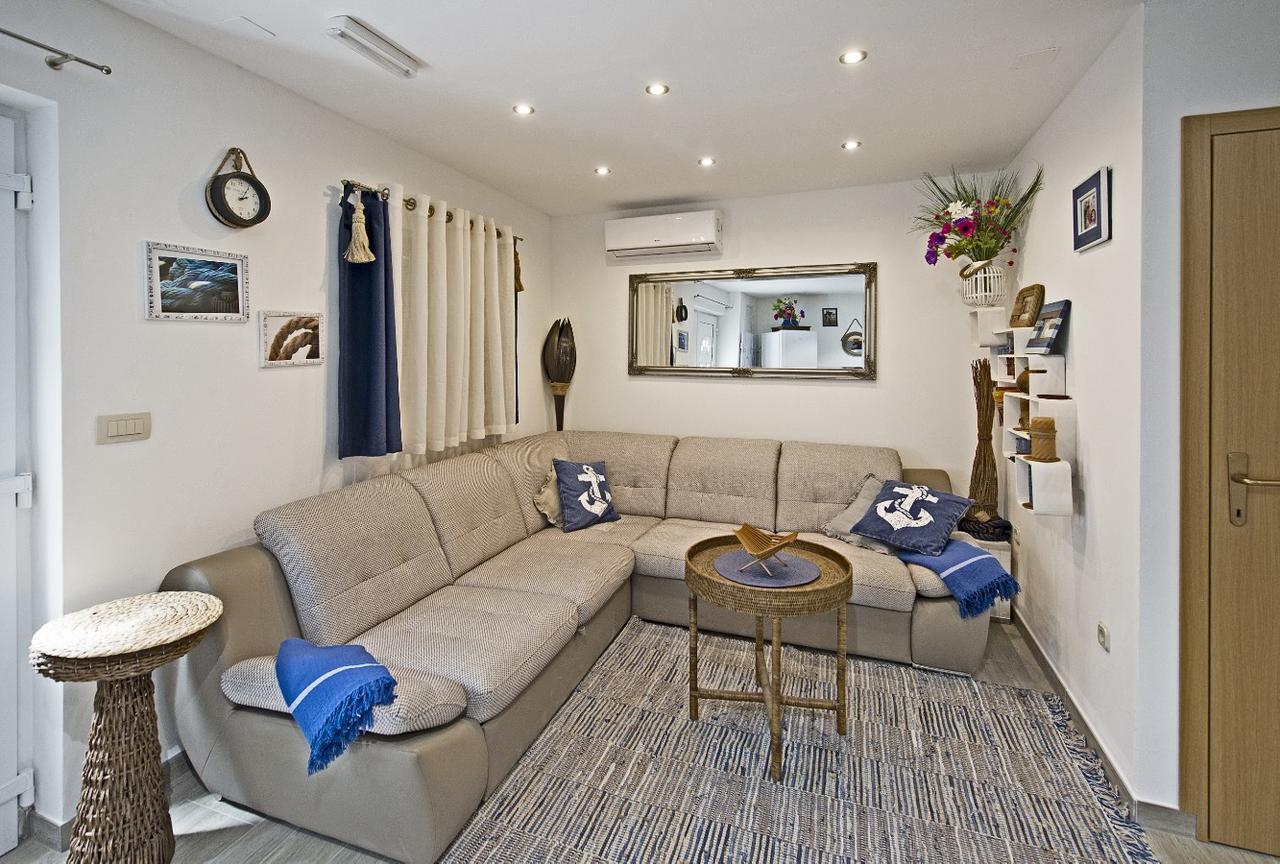 Holiday Home Listesi 1 Trogir Exterior photo